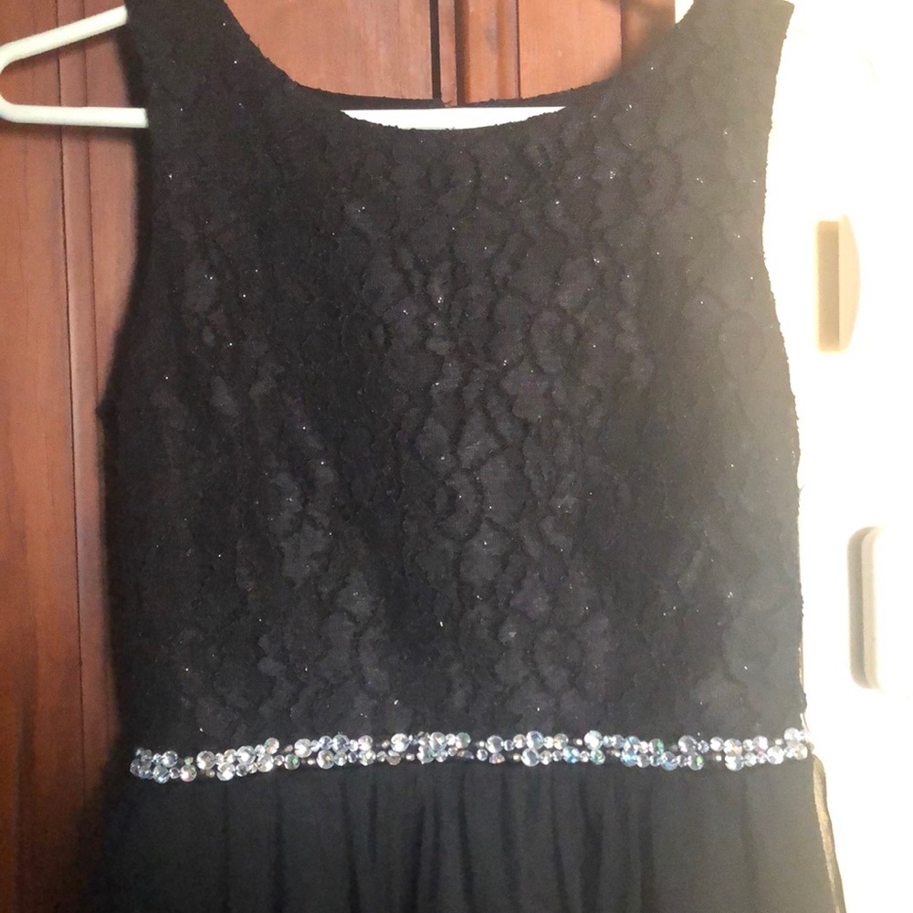 Dress - Picture 2 of 9